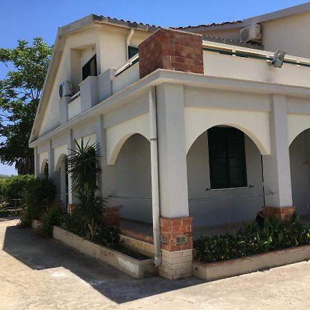 Villa Del Falso Pepe Avola Exteriör bild