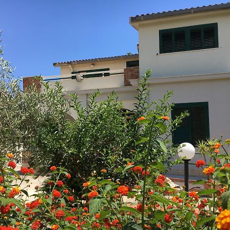 Villa Del Falso Pepe Avola Exteriör bild