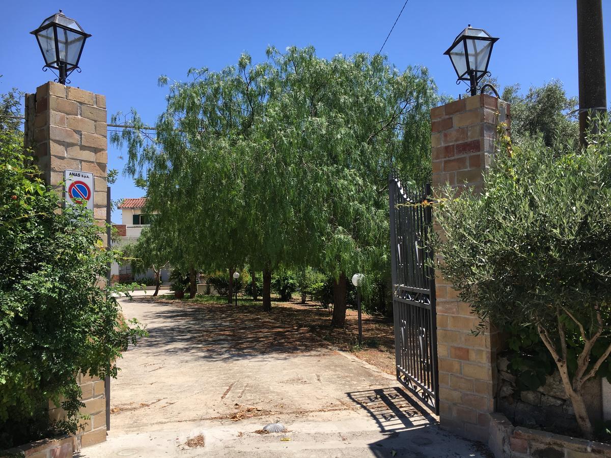 Villa Del Falso Pepe Avola Exteriör bild