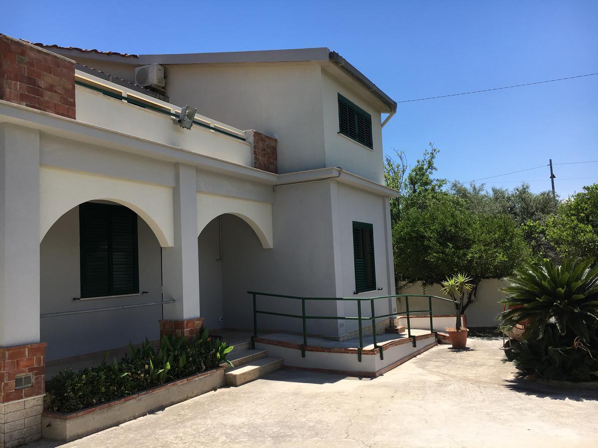 Villa Del Falso Pepe Avola Exteriör bild