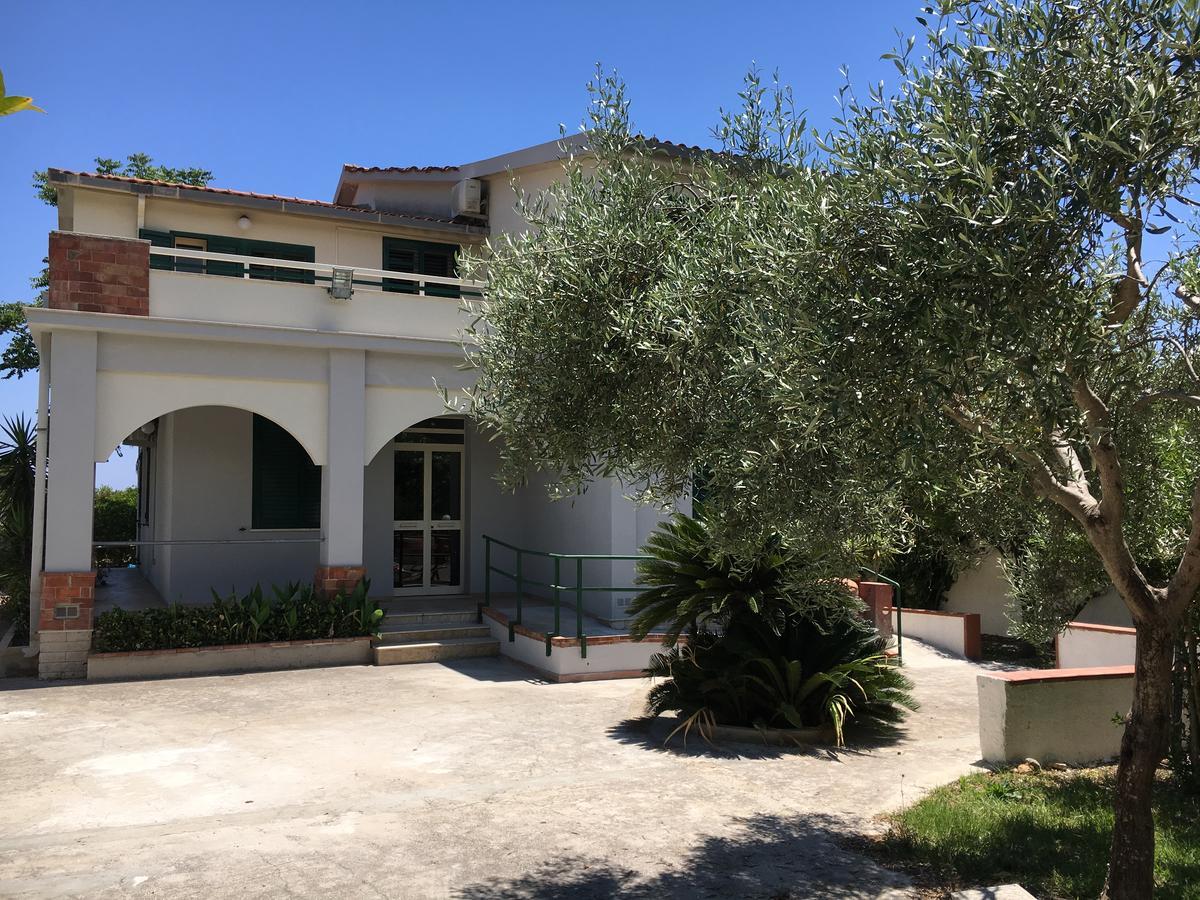 Villa Del Falso Pepe Avola Exteriör bild