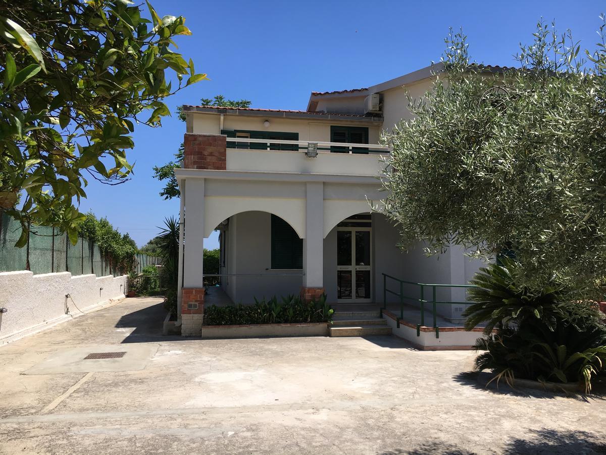 Villa Del Falso Pepe Avola Exteriör bild