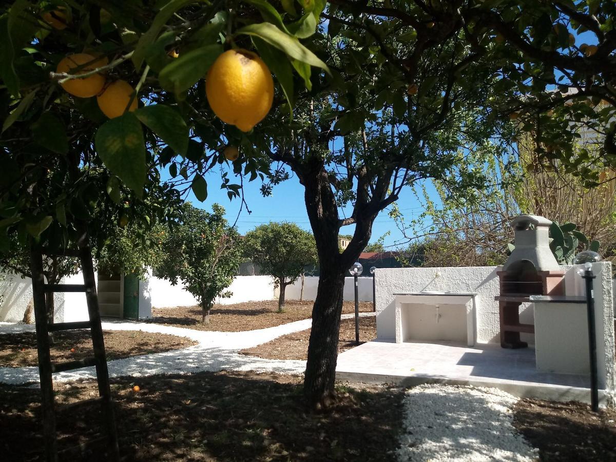 Villa Del Falso Pepe Avola Exteriör bild