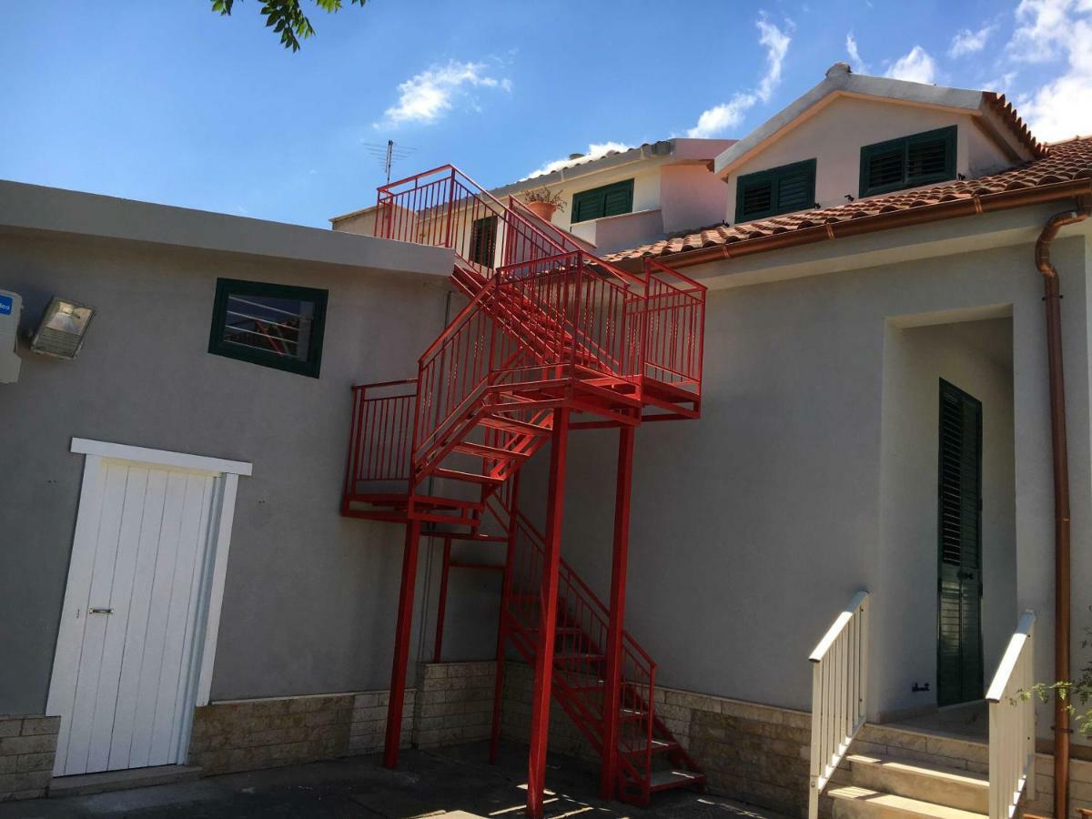 Villa Del Falso Pepe Avola Exteriör bild